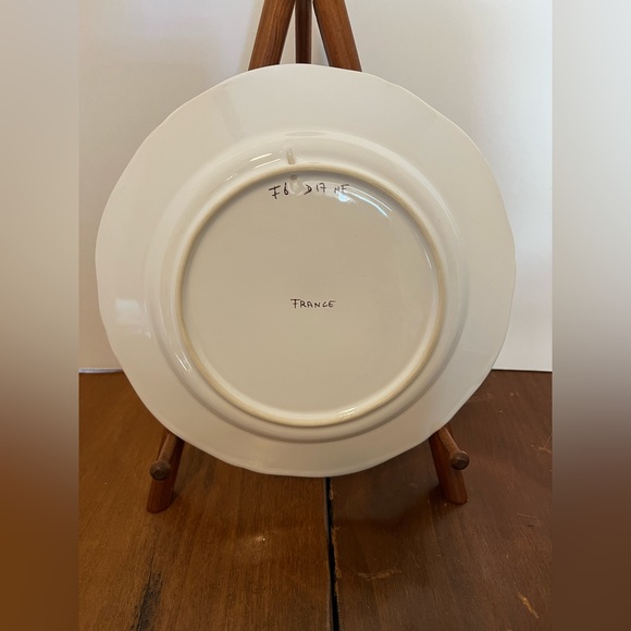 Vtg Henriot Quimper France Breton Man 10” Dinner Plate - Picture 3 of 3